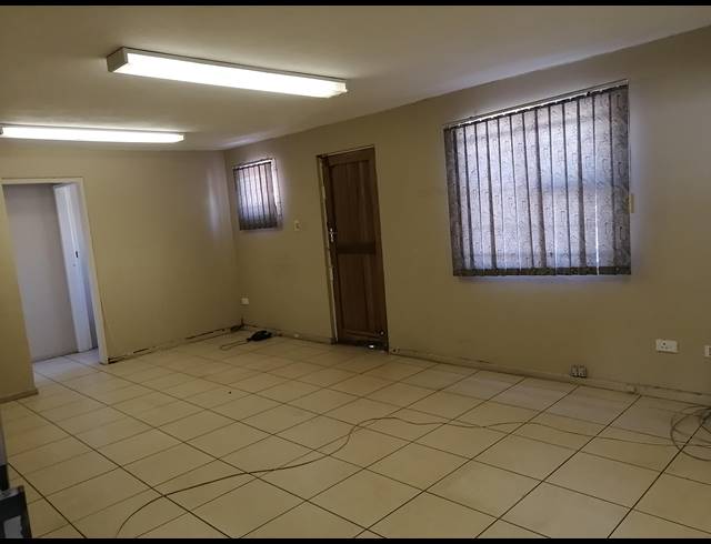 387M² FACTORY TO LET IN WESTMEAD
